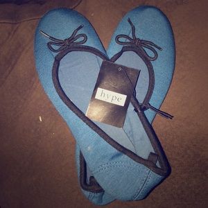 Women size 9 blue flats